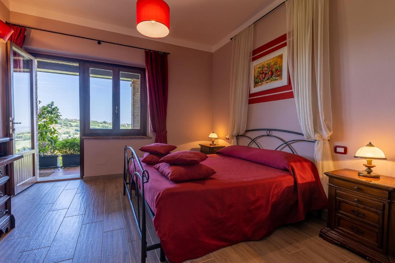 B&B Fonteroncone Di Kryvuta Oksana มอนติปุลเชียโน ภายนอก รูปภาพ